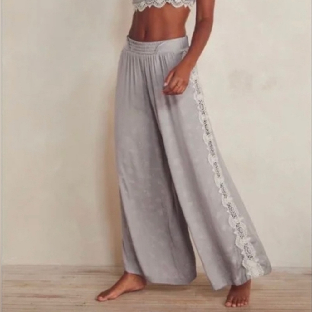Lace-Trim Wide Leg Pants in Light Gray